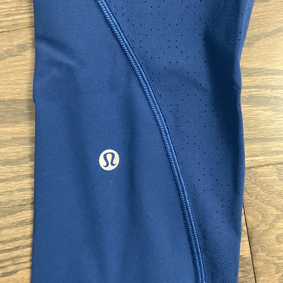 Lululemon leggings Size 4 - Picture 4 of 4